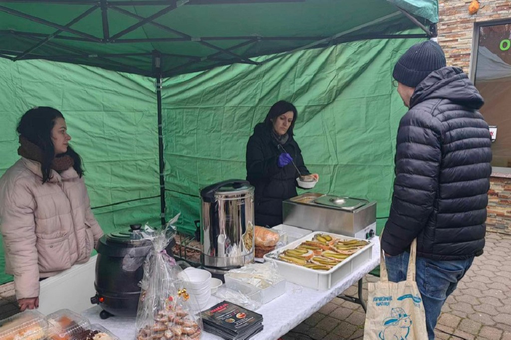 Charytatywny kiermasz i kolędowanie w Śremie