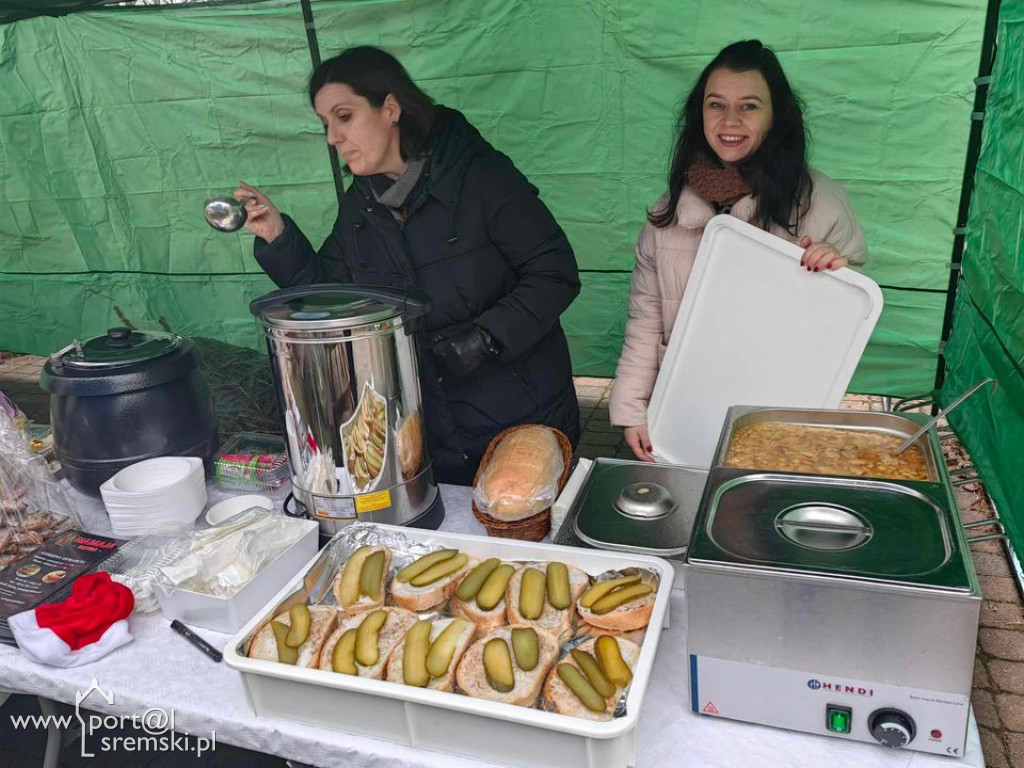 Charytatywny kiermasz i kolędowanie w Śremie