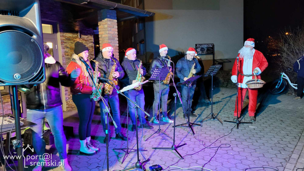 Charytatywny kiermasz i kolędowanie w Śremie