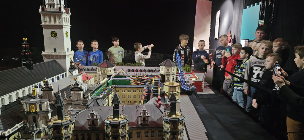 Poznali historię Polski z klocków Lego