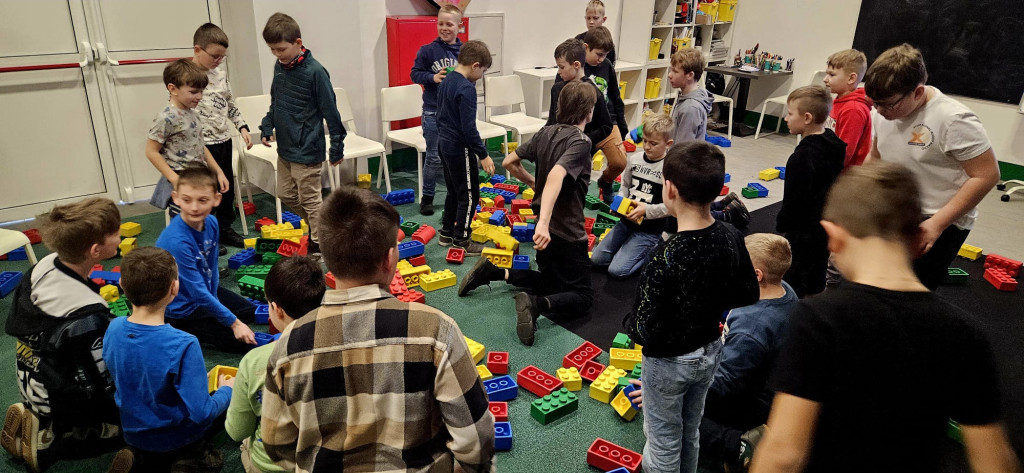 Poznali historię Polski z klocków Lego