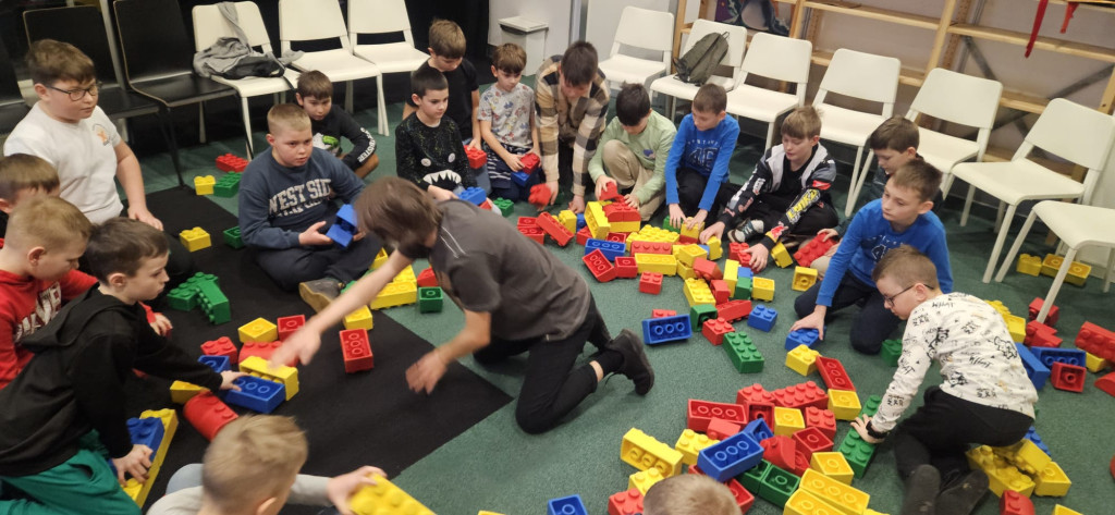 Poznali historię Polski z klocków Lego