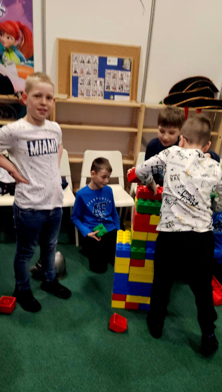 Poznali historię Polski z klocków Lego