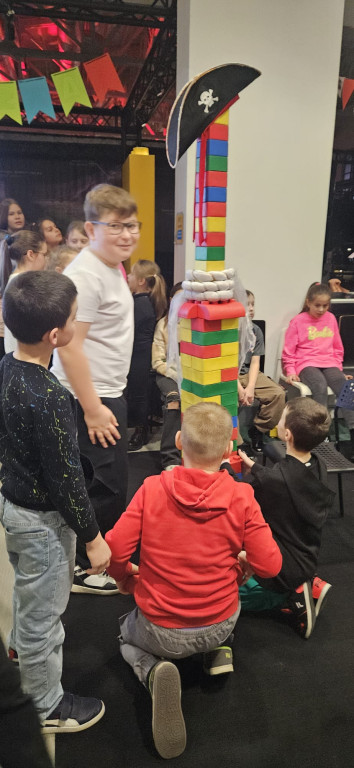 Poznali historię Polski z klocków Lego