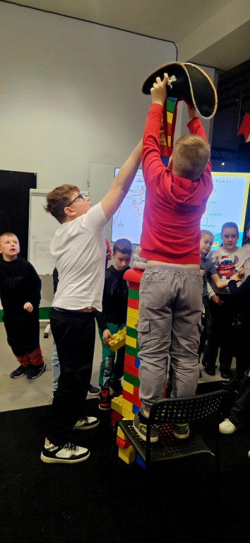 Poznali historię Polski z klocków Lego