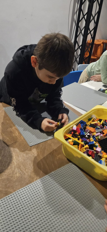 Poznali historię Polski z klocków Lego