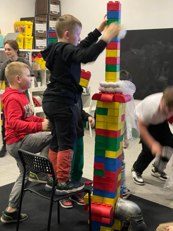 Poznali historię Polski z klocków Lego