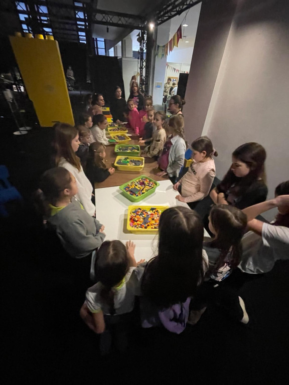 Poznali historię Polski z klocków Lego