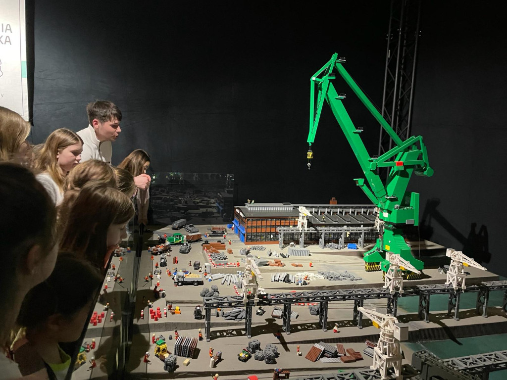 Poznali historię Polski z klocków Lego
