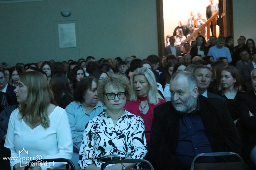 Zakończenie roku szkolnego maturzystów LO w Śremie