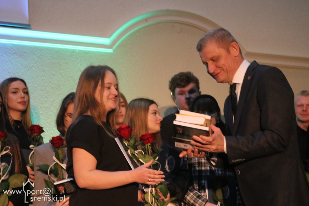 Zakończenie roku szkolnego maturzystów LO w Śremie