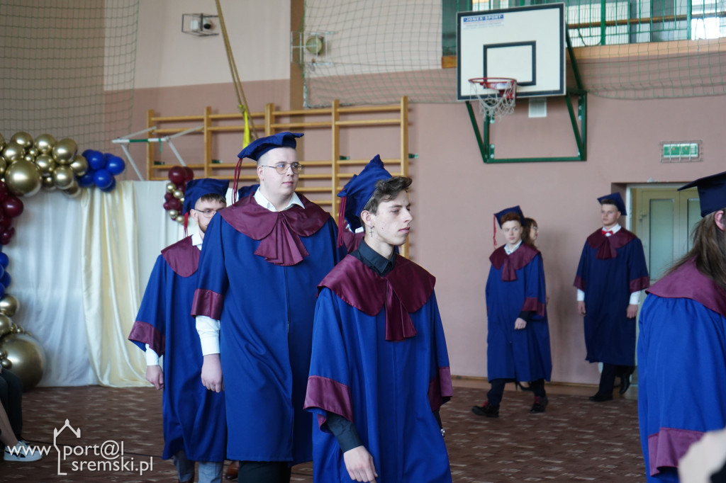 Pożegnanie maturzystów ZSE w Śremie
