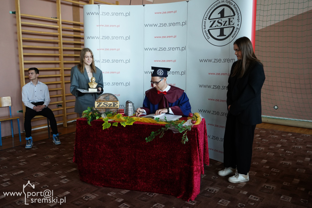 Pożegnanie maturzystów ZSE w Śremie