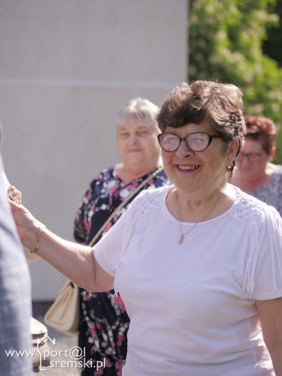 Po Mszy św. zatańczyli poloneza