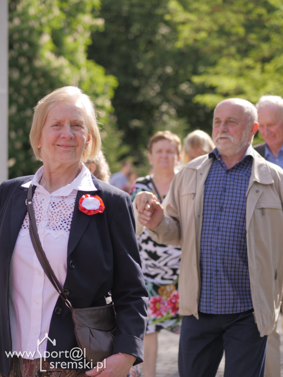 Po Mszy św. zatańczyli poloneza