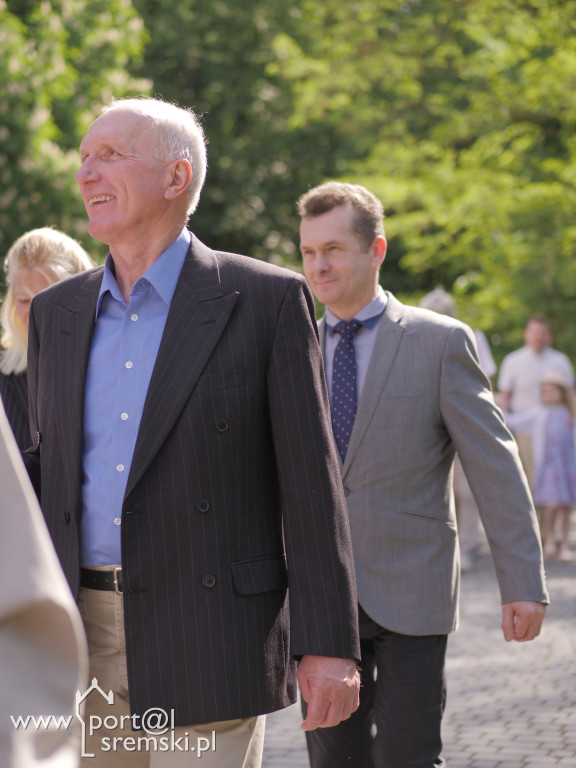 Po Mszy św. zatańczyli poloneza