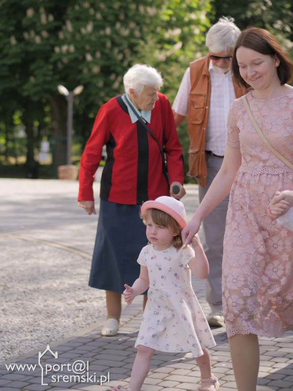 Po Mszy św. zatańczyli poloneza