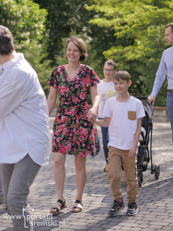 Po Mszy św. zatańczyli poloneza