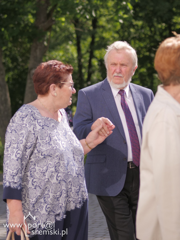 Po Mszy św. zatańczyli poloneza