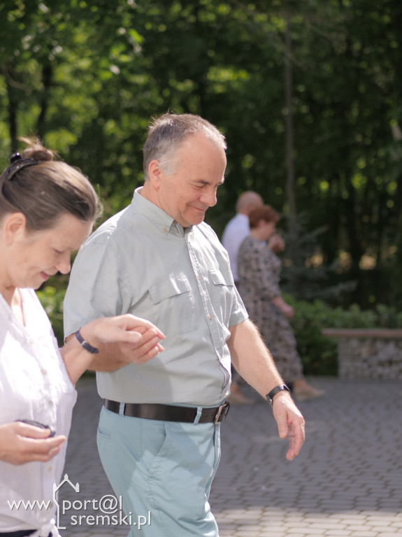 Po Mszy św. zatańczyli poloneza