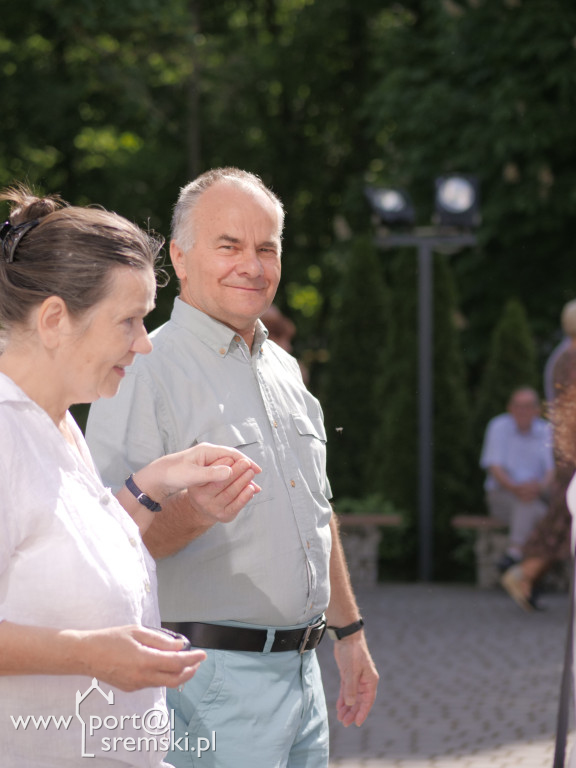 Po Mszy św. zatańczyli poloneza