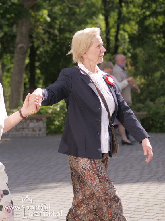 Po Mszy św. zatańczyli poloneza