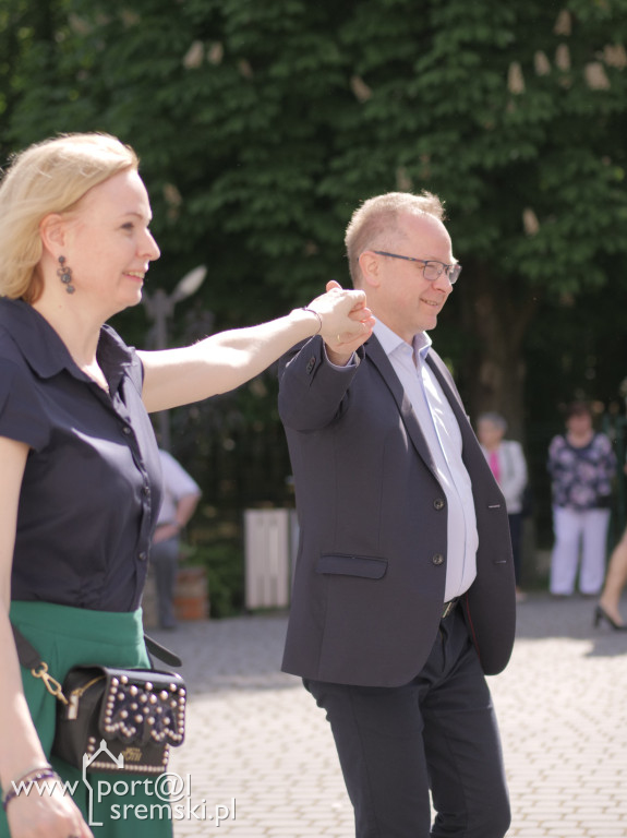 Po Mszy św. zatańczyli poloneza