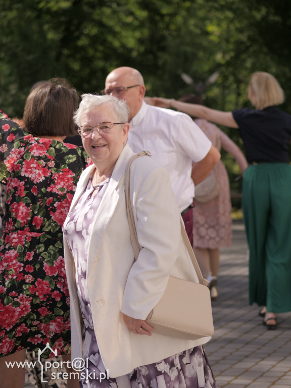 Po Mszy św. zatańczyli poloneza