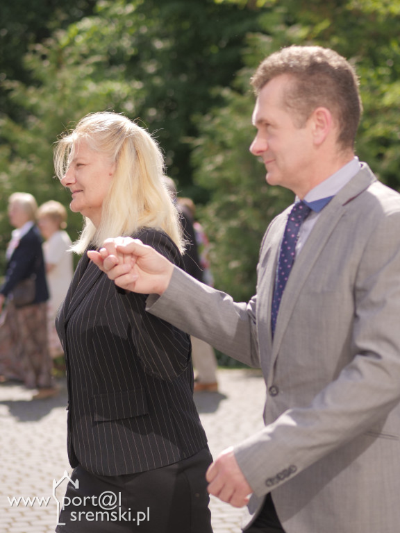 Po Mszy św. zatańczyli poloneza