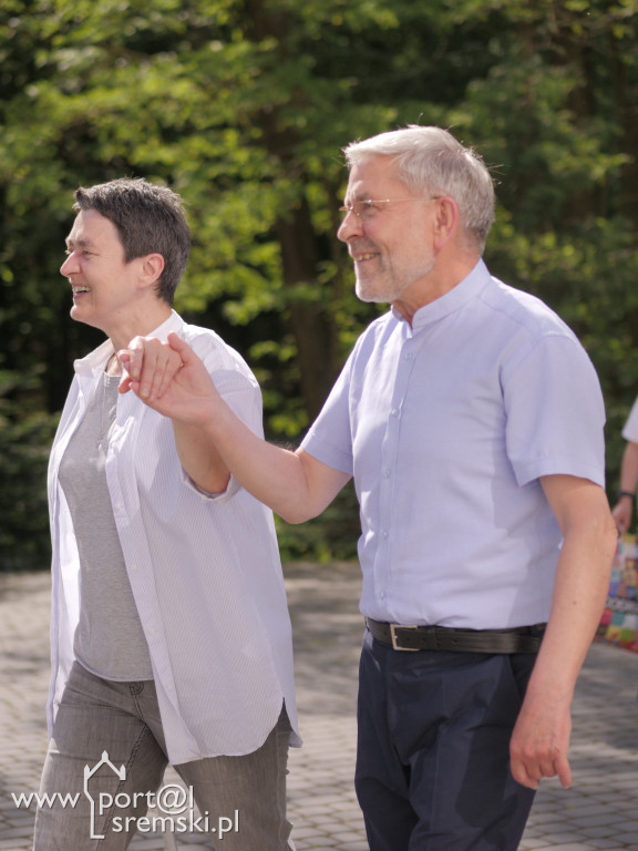 Po Mszy św. zatańczyli poloneza