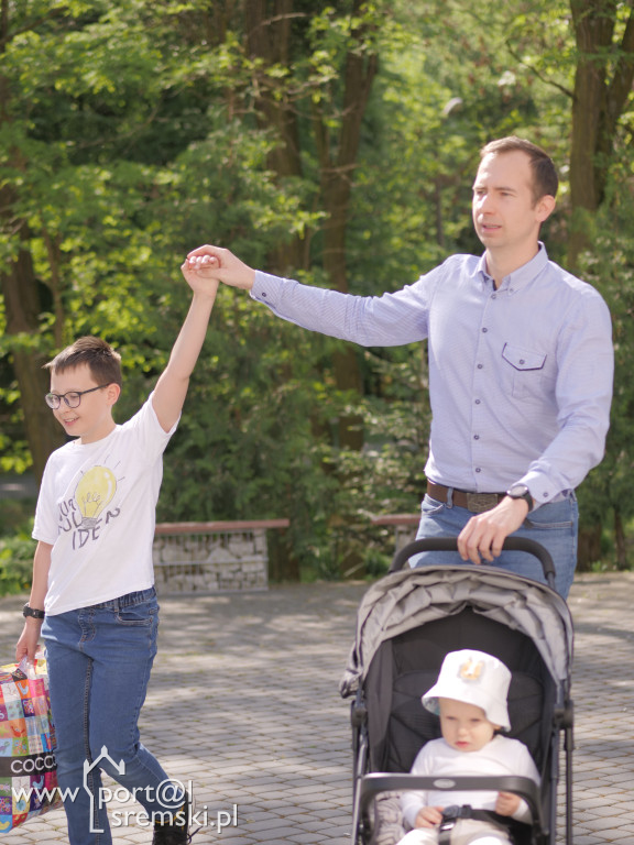 Po Mszy św. zatańczyli poloneza