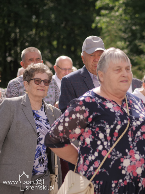 Po Mszy św. zatańczyli poloneza