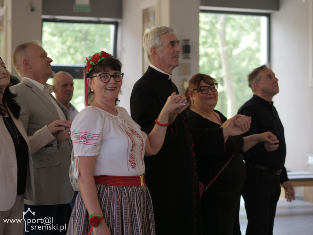 Po Mszy św. zatańczyli poloneza