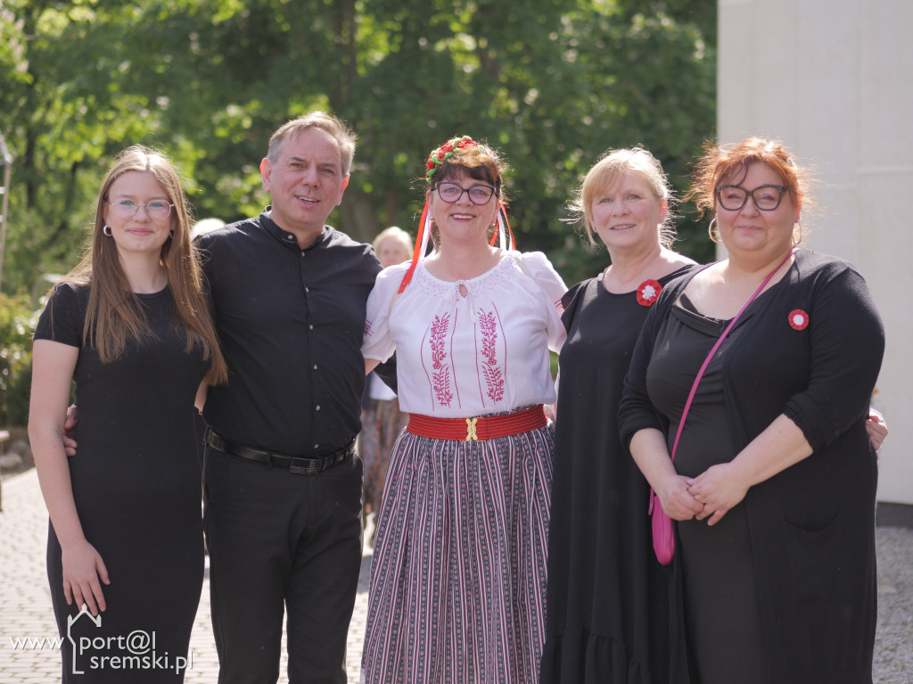 Po Mszy św. zatańczyli poloneza