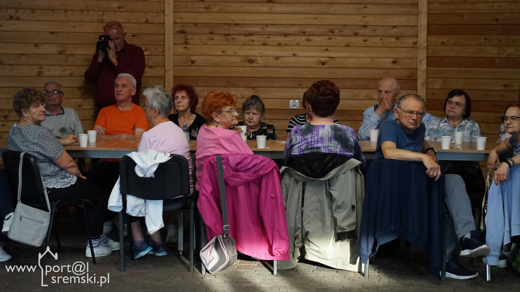 Na pomoc seniorom