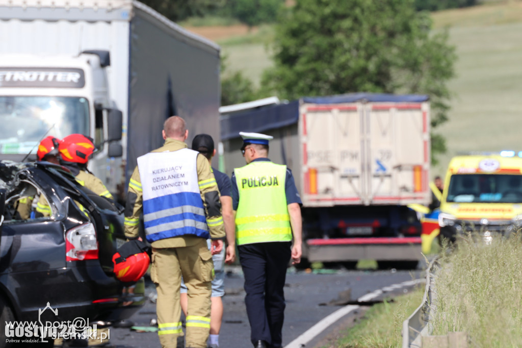 Koszmarny wypadek! Nie żyje kierowca
