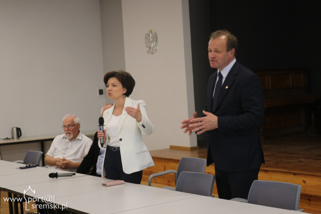 Marlena Maląg kandydatka do PE wizytowała w Śremie