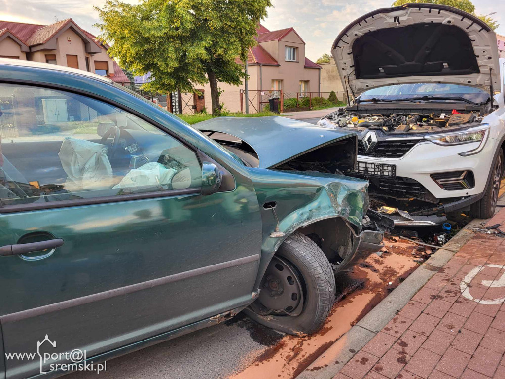 Zjechał na zaparkowane auta