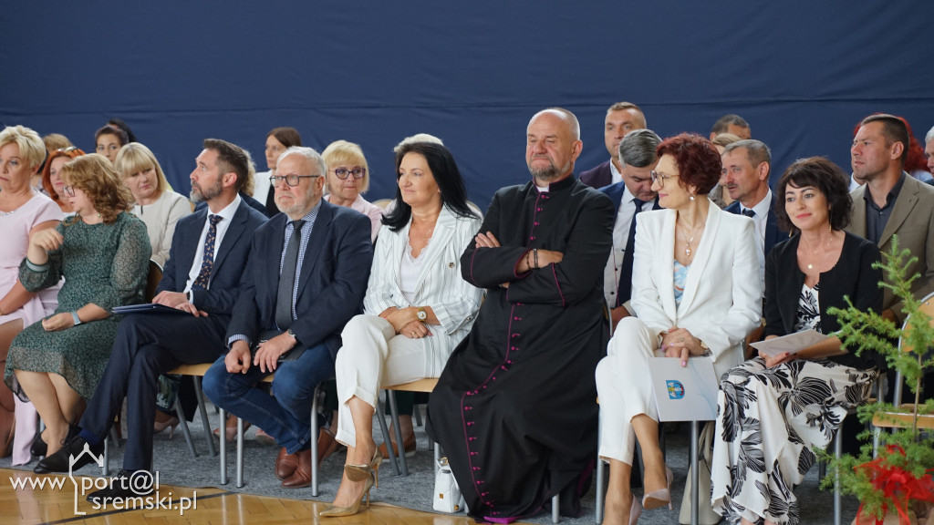 Nadanie sztandaru Szkoły Podstawowej w Bodzyniewie