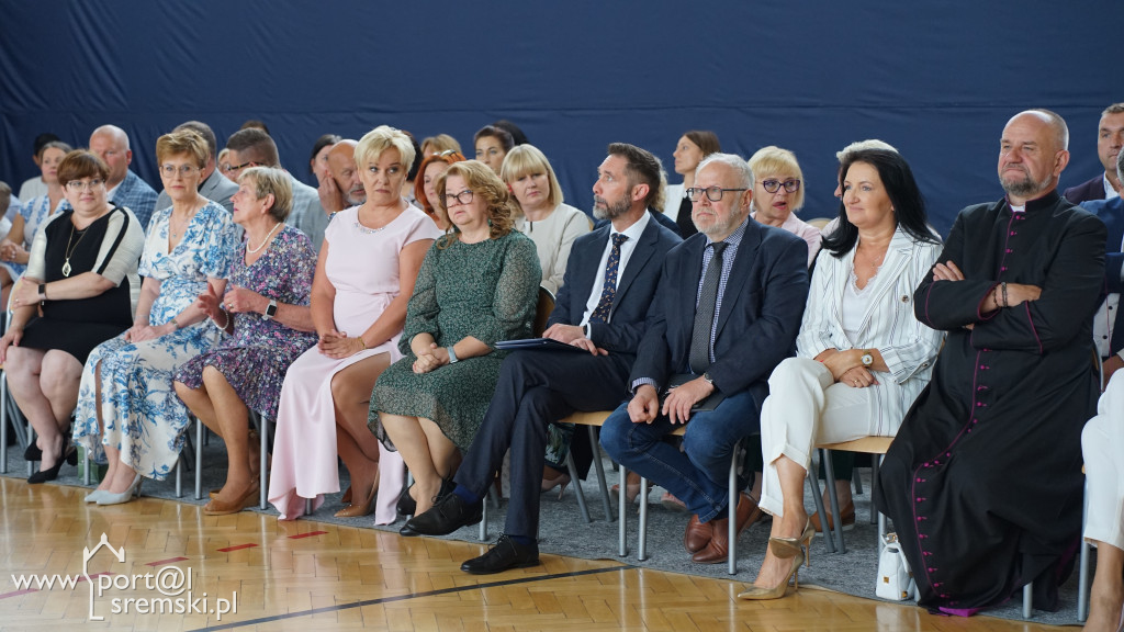 Nadanie sztandaru Szkoły Podstawowej w Bodzyniewie