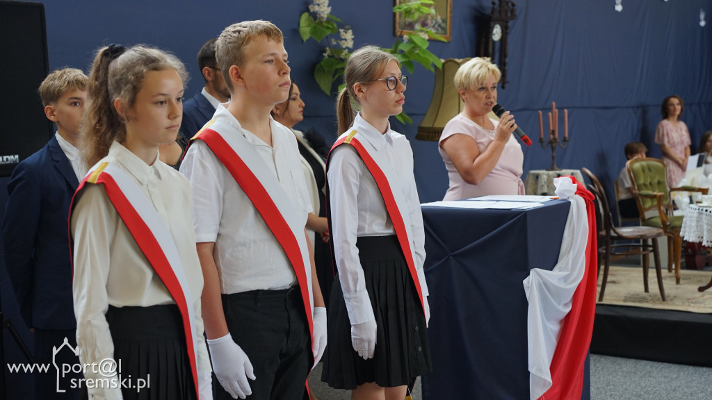 Nadanie sztandaru Szkoły Podstawowej w Bodzyniewie