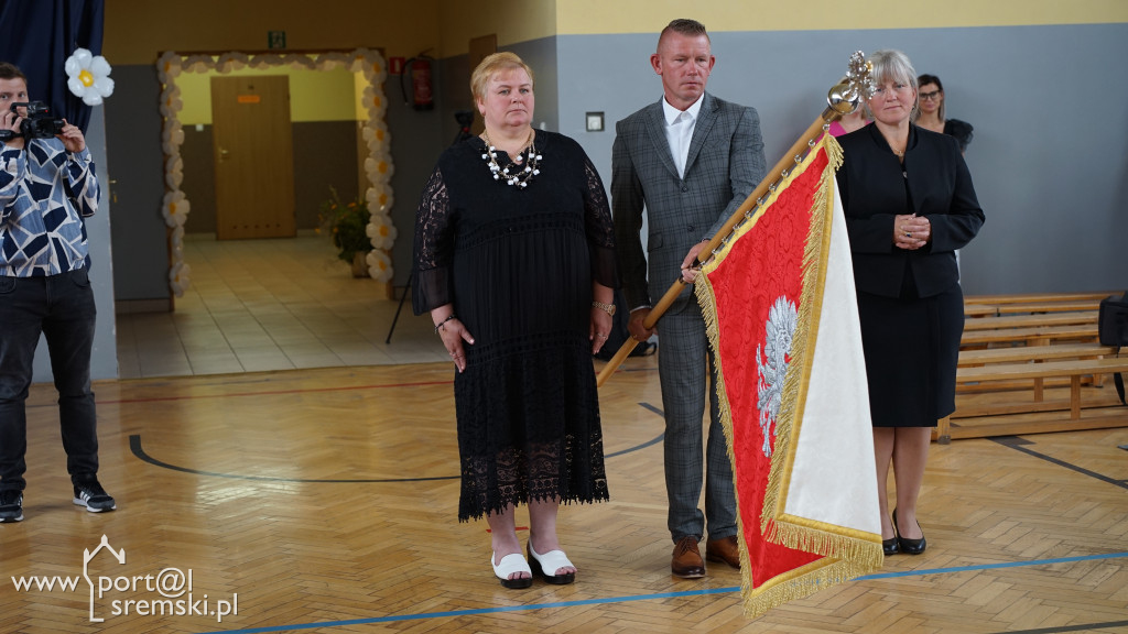 Nadanie sztandaru Szkoły Podstawowej w Bodzyniewie