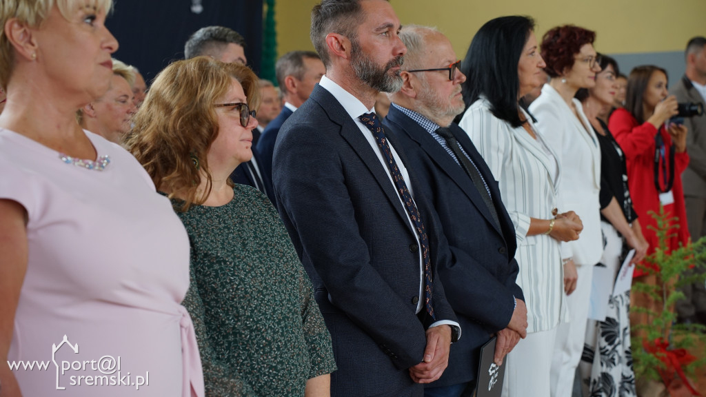 Nadanie sztandaru Szkoły Podstawowej w Bodzyniewie