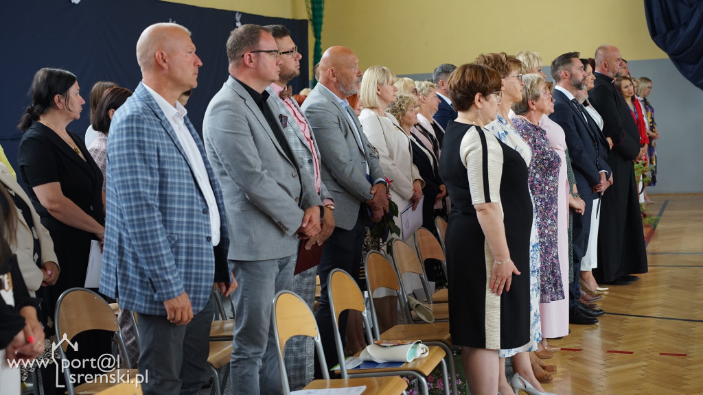 Nadanie sztandaru Szkoły Podstawowej w Bodzyniewie