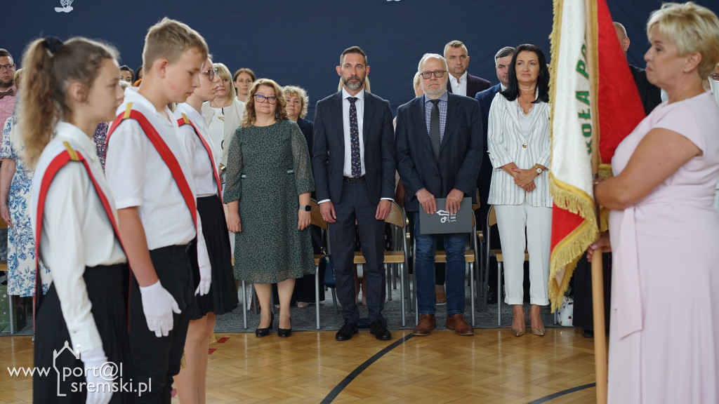 Nadanie sztandaru Szkoły Podstawowej w Bodzyniewie