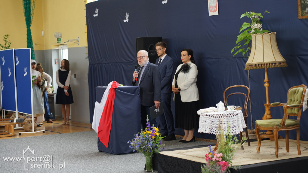 Nadanie sztandaru Szkoły Podstawowej w Bodzyniewie