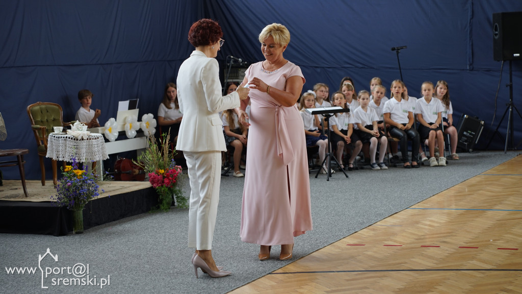 Nadanie sztandaru Szkoły Podstawowej w Bodzyniewie