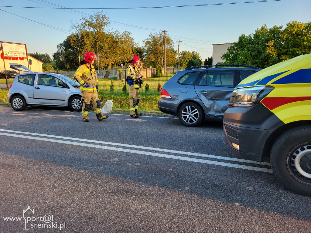 Zderzenie osobówek w Chrząstowie