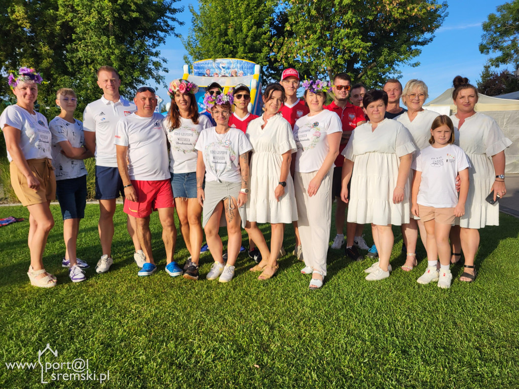 Motorowodniacy na jeziorze w Śremie