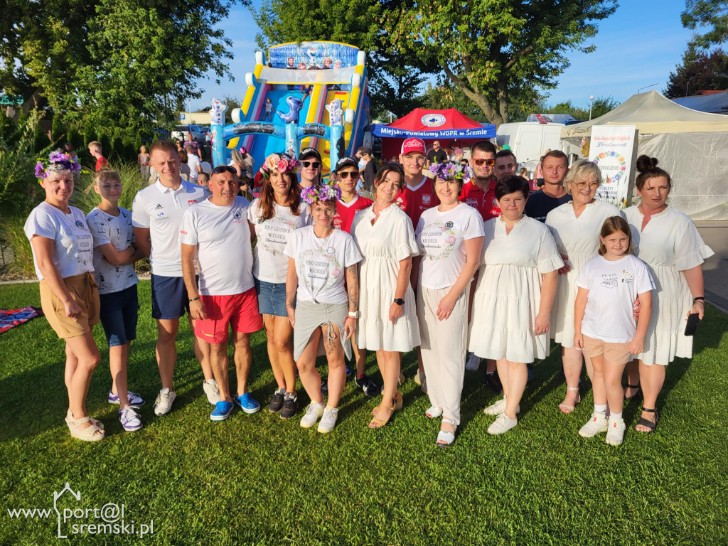 Motorowodniacy na jeziorze w Śremie